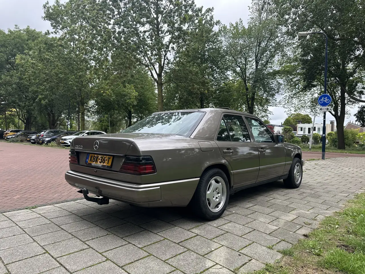 Mercedes-Benz 250D W124 5 cylinder schuifdak UNIEK, foto 7