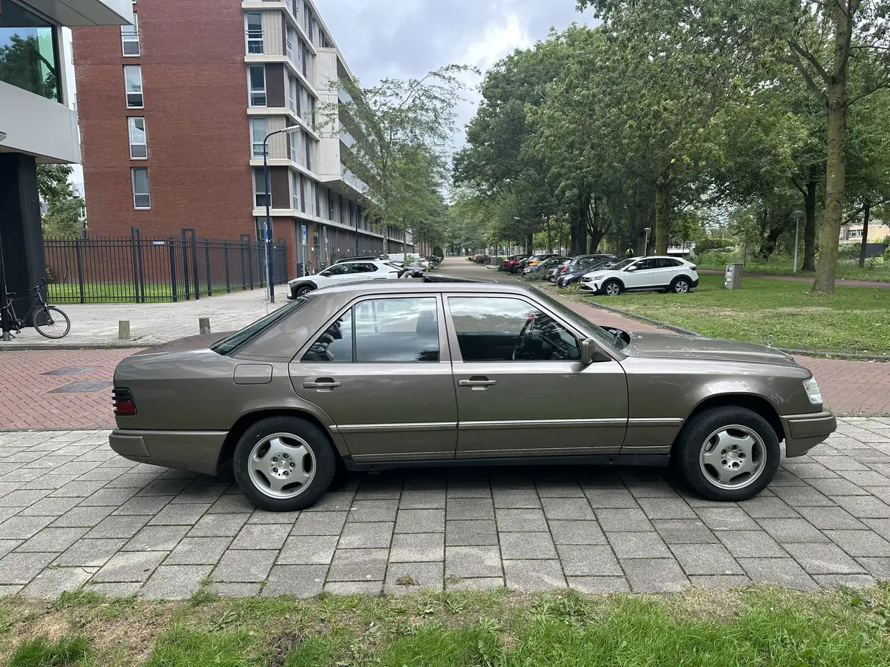 Mercedes-Benz 250D W124 5 cylinder schuifdak UNIEK, foto 5