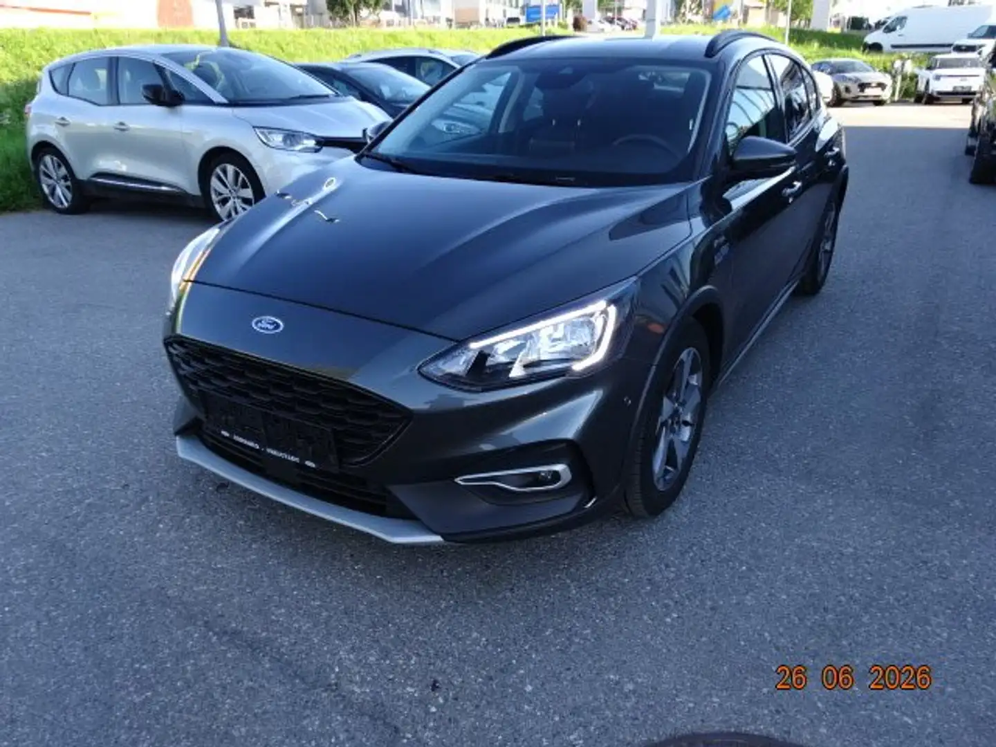 Ford Focus Active Grau - 1