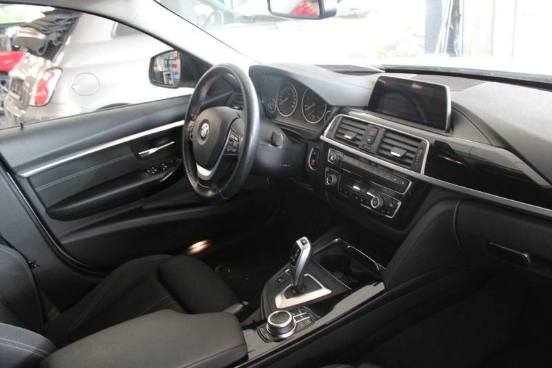 BMW 318 318d Touring Aut. Sport Line — photo 8