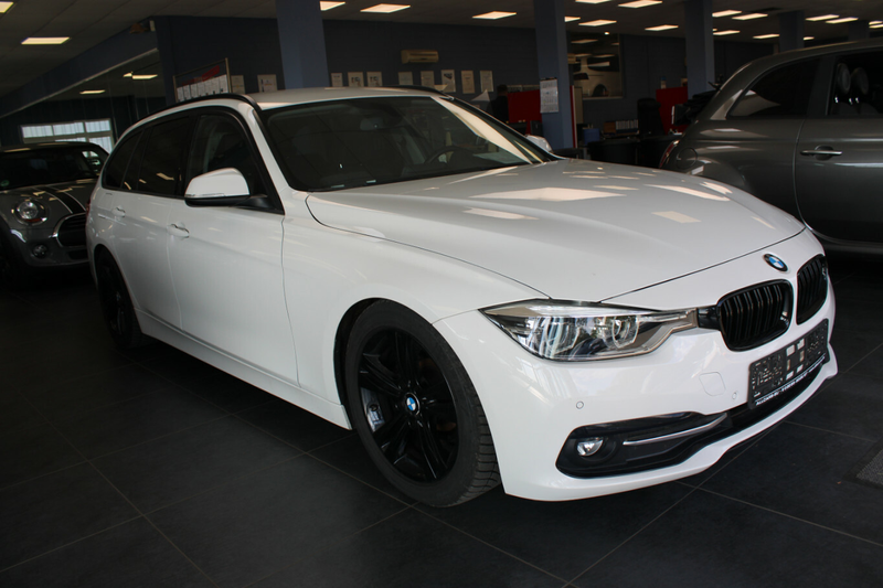 BMW 318 318d Touring Aut. Sport Line