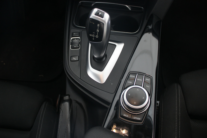 BMW 318 318d Touring Aut. Sport Line — photo 11