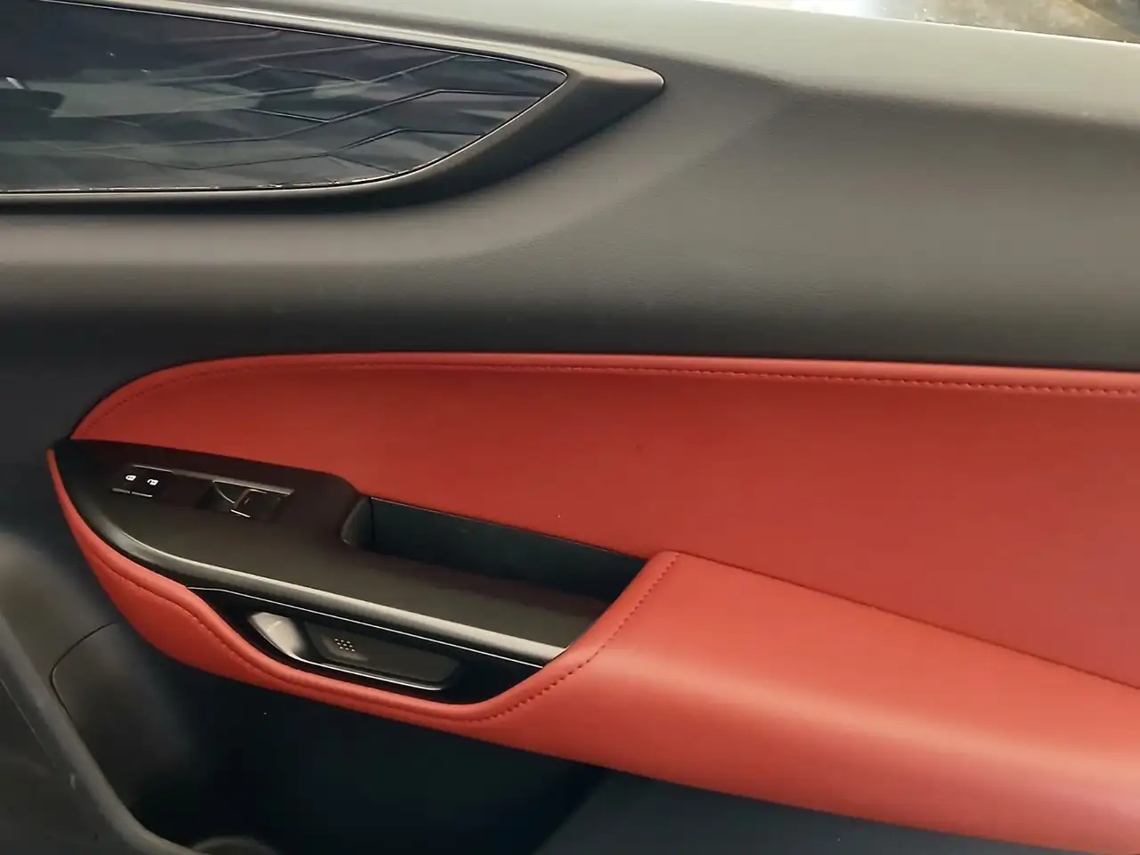 Lexus NX снимка Lexus NX