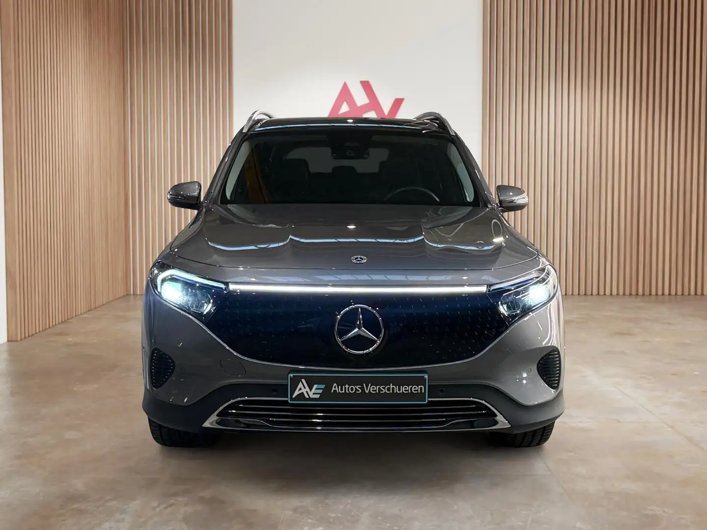 Mercedes-Benz EQB 300 4MATIC Progressive Line ** Pano | Distronic | T... Grijs - 2