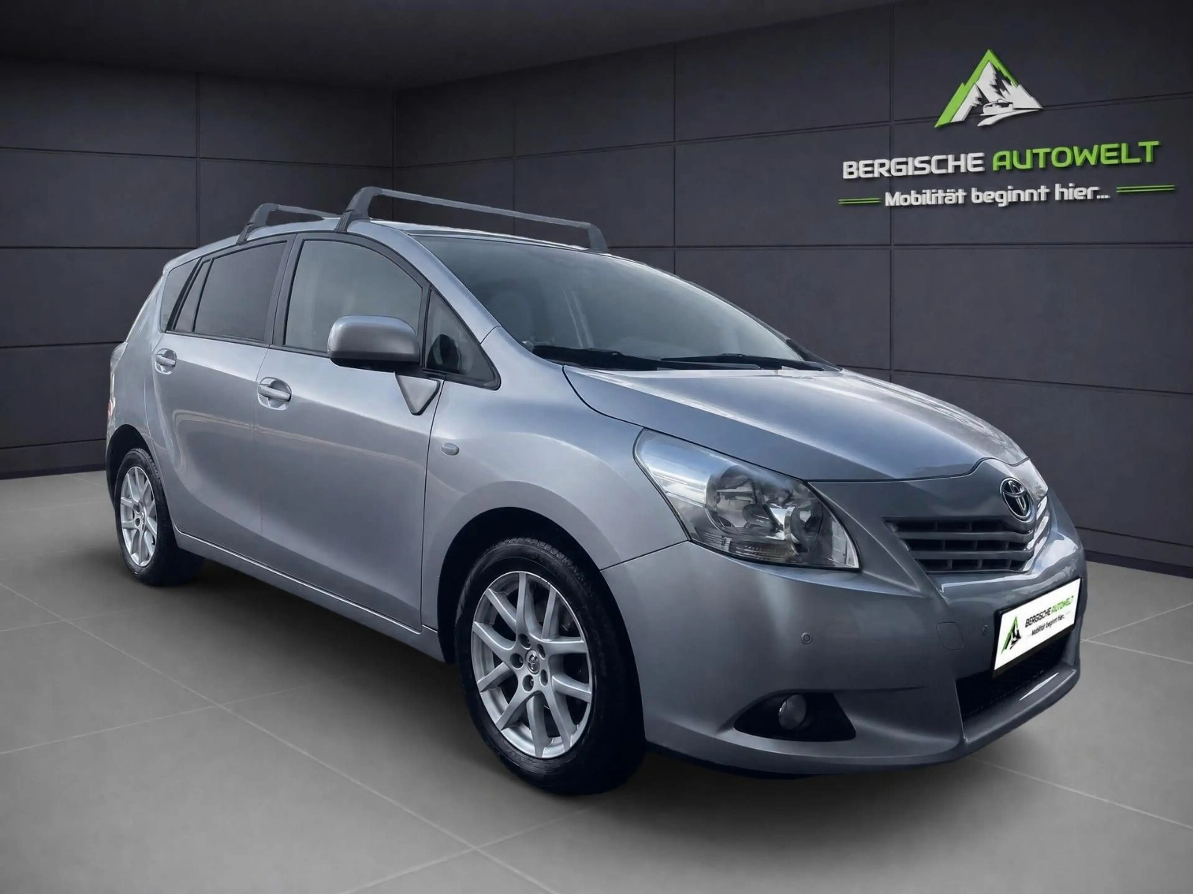 Toyota Verso VERSO 1.6 7-STZ/NAVI/TEMP/2-Z-KLIMA-A/PDC V&H/BT