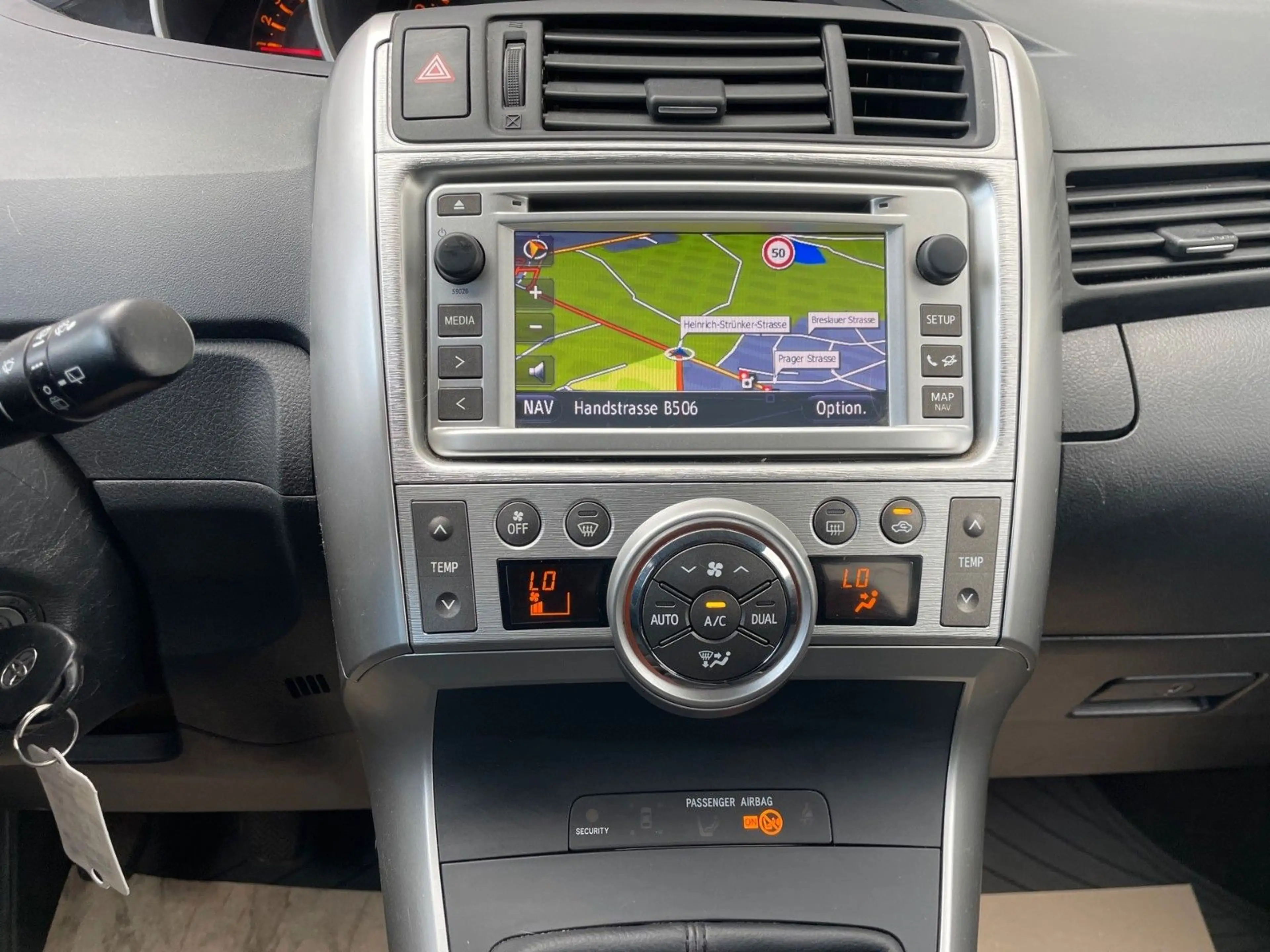 Toyota Verso VERSO 1.6 7-STZ/NAVI/TEMP/2-Z-KLIMA-A/PDC V&H/BT — photo 13