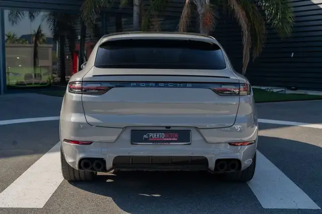 Porsche Cayenne view 5