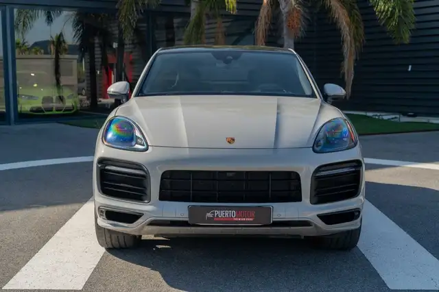 Porsche Cayenne view 2