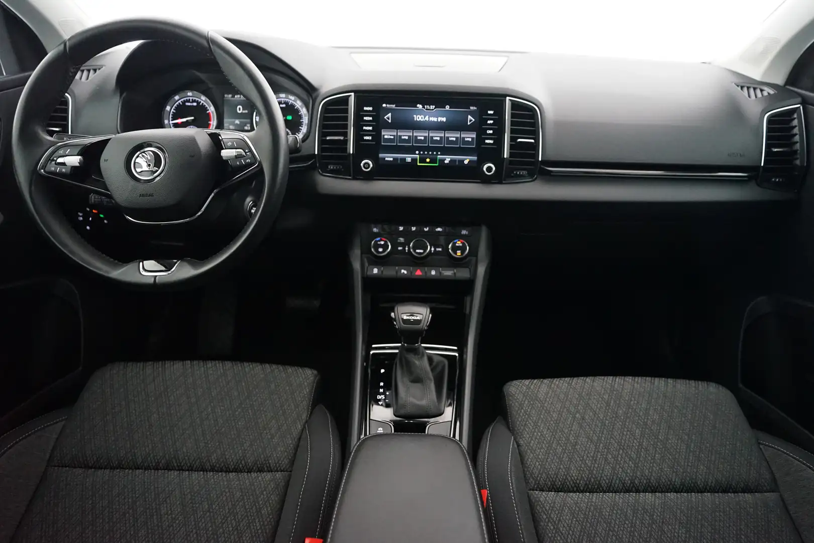 Skoda Karoq 1.5 TSI ACT Business Edition Zwart - 2