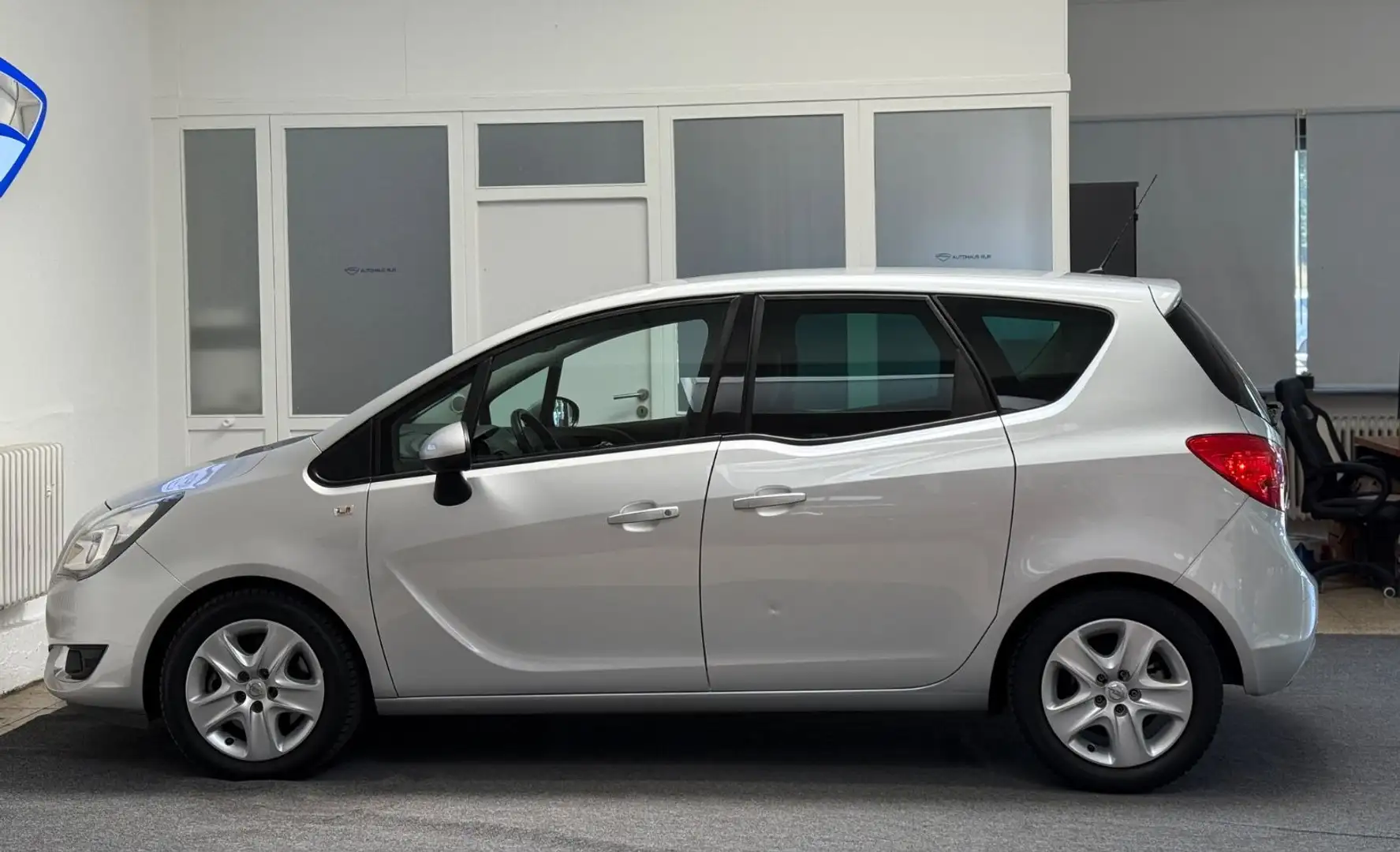 Opel Meriva B Edition/AUTOMATIK/NUR 63TKM/WINTERPAKET Silber - 2