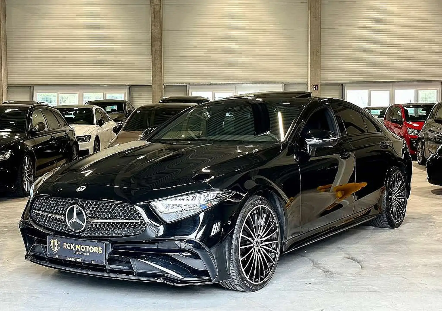 Mercedes-Benz CLS 220 d Aut. // AMG-LINE / TOPZUSTAND// NEUWERTIG Schwarz - 1