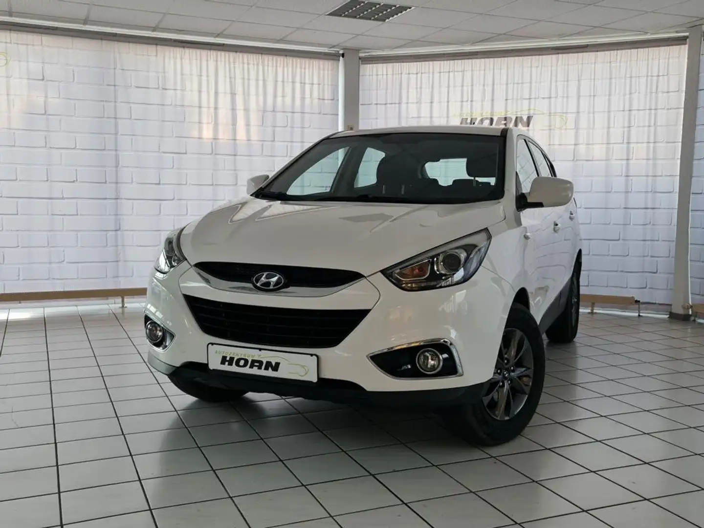 Hyundai iX35 FIFA World Cup Edition 2WD, AHK, HU/AU neu, LMF Weiß - 1