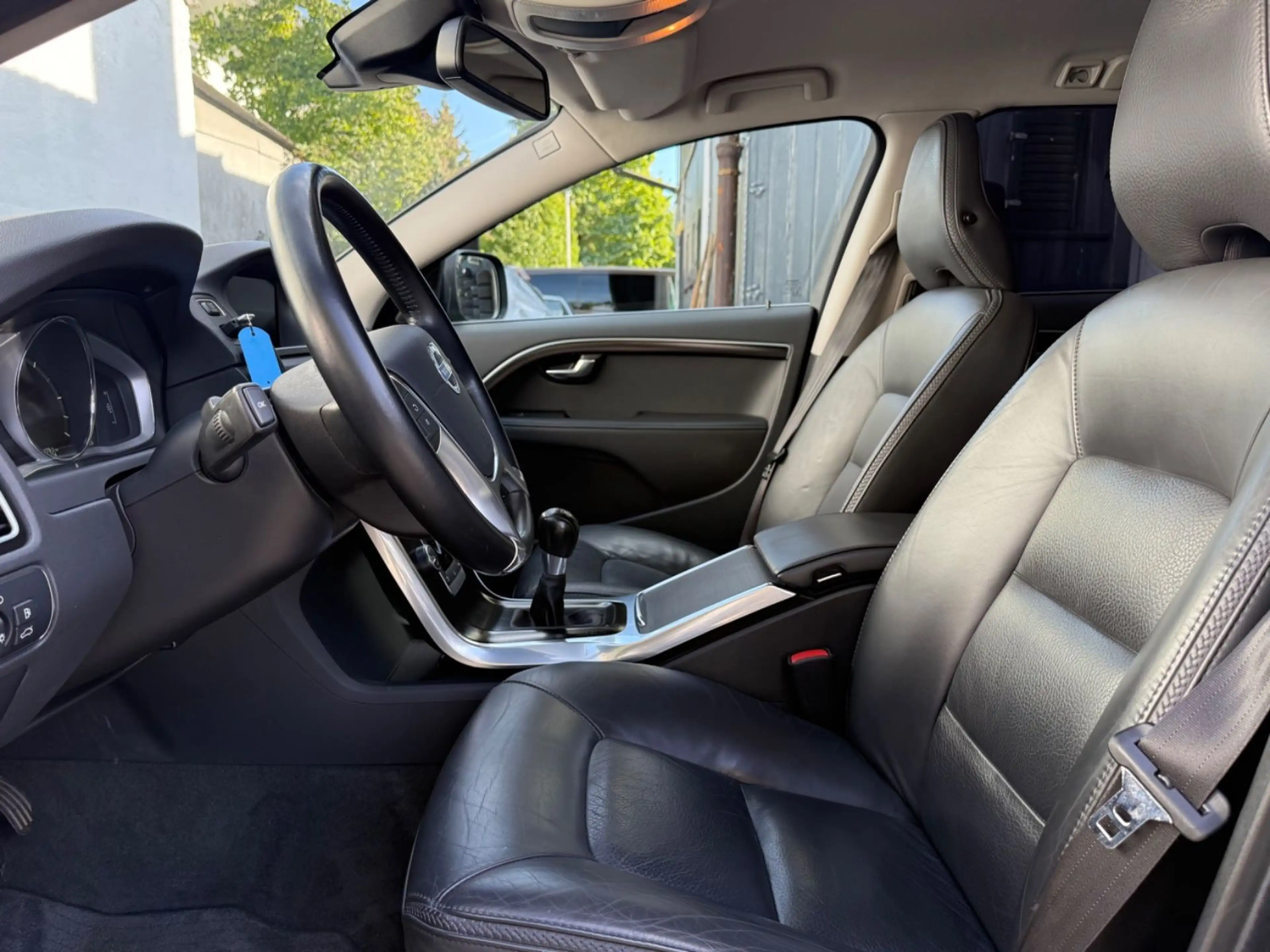 Volvo XC70 Momentum BiXen/Navi/Leder/Einparkh./Sitzhz. — photo 10