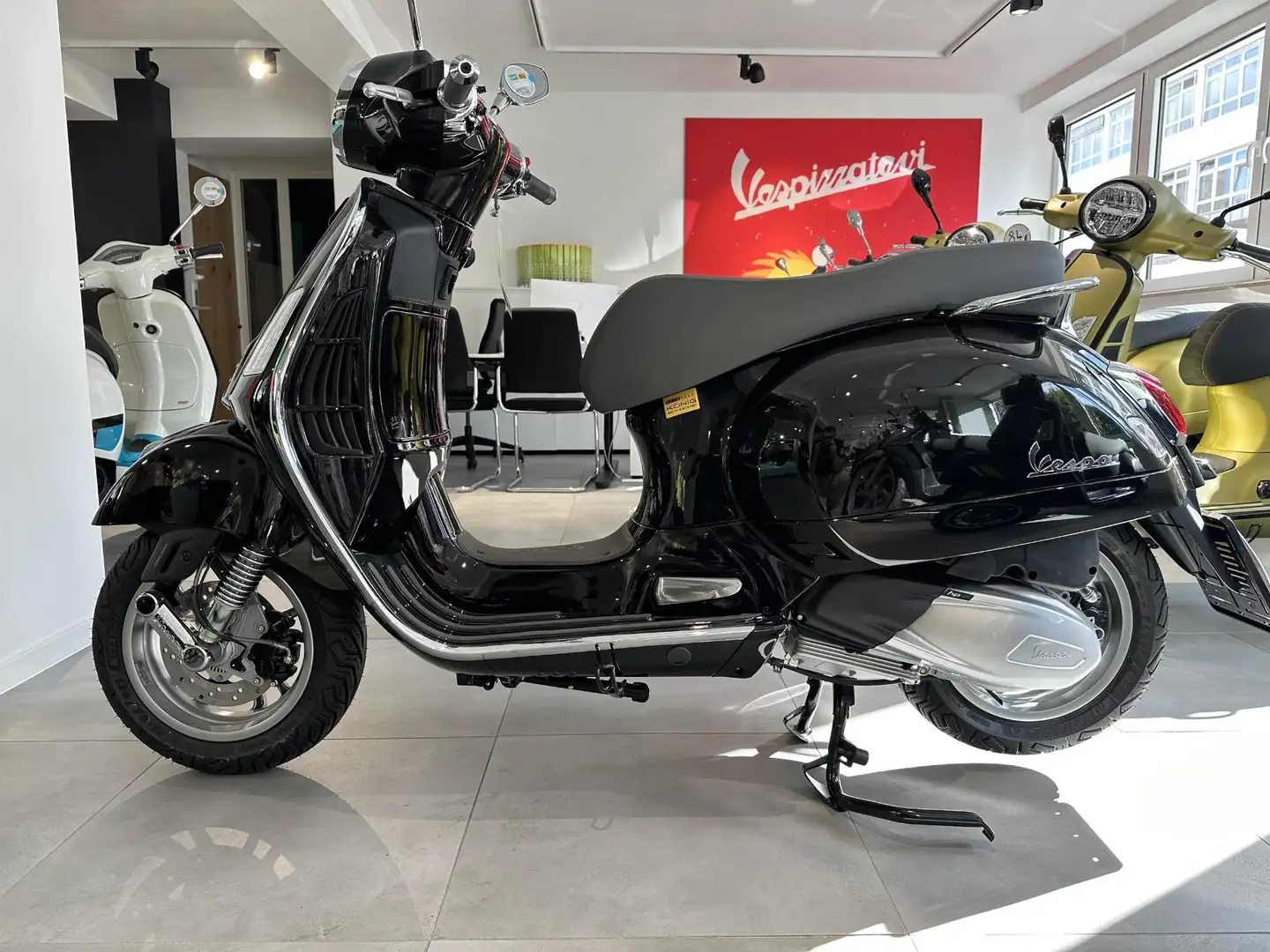 Vespa GTS 300 E5 NERO CONVINTO Negro - 2