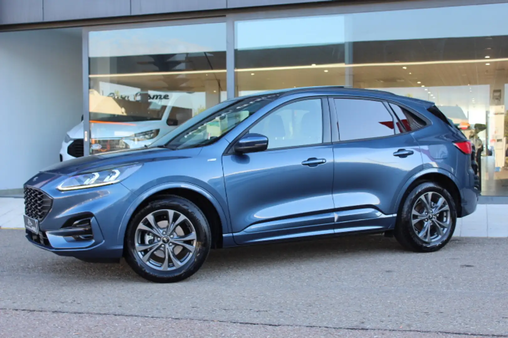 Ford Kuga 1.5 EcoBoost ST-Line X FWD 150 Blau - 2