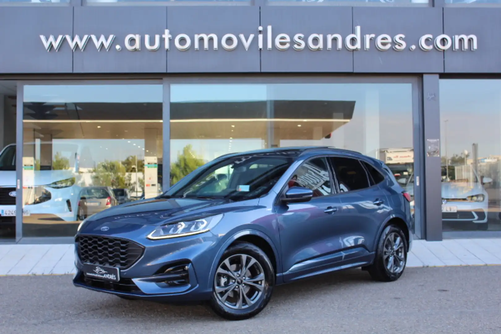 Ford Kuga 1.5 EcoBoost ST-Line X FWD 150 Blau - 1