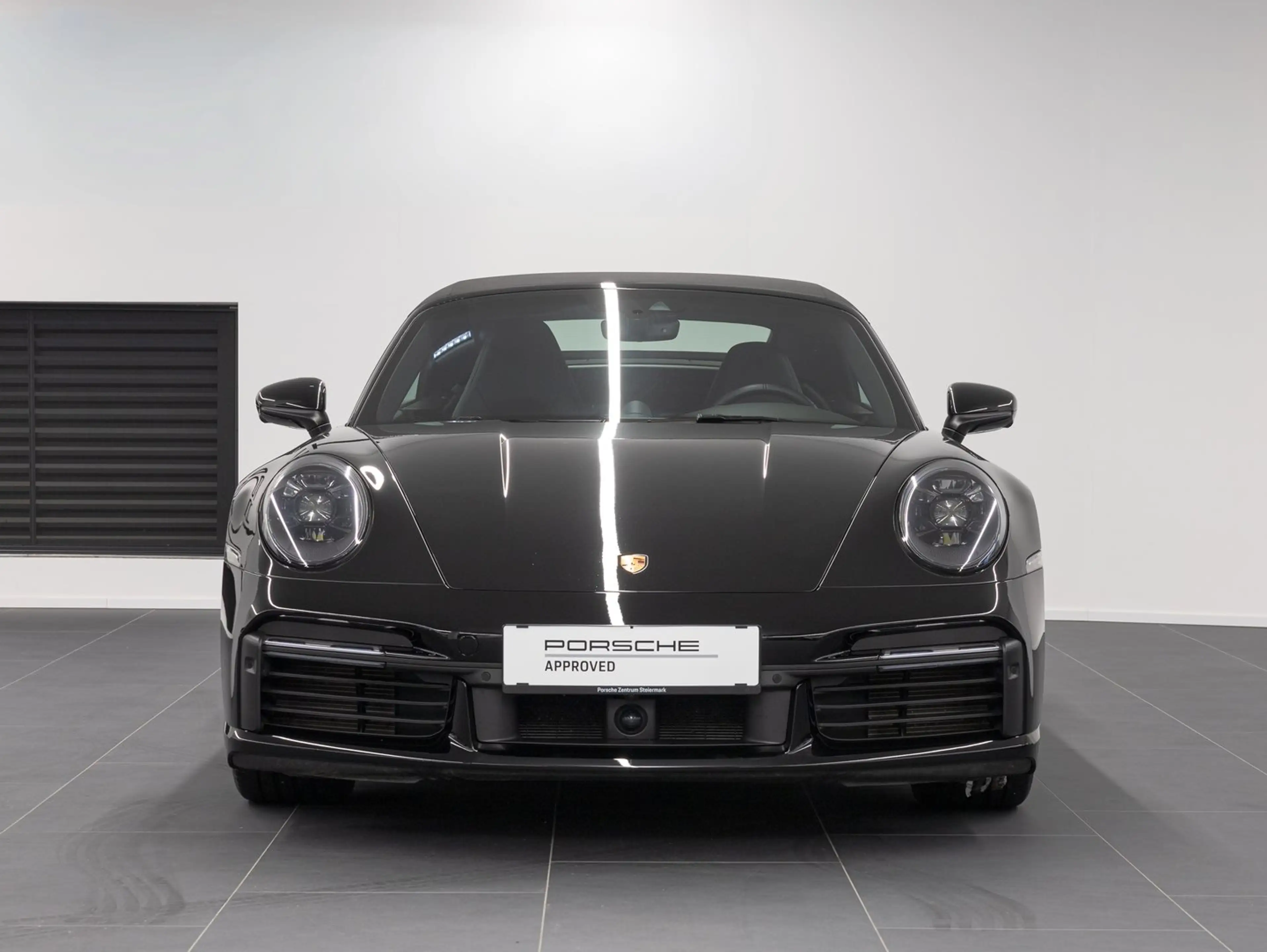 Porsche 911 Turbo S Cabriolet — photo 3