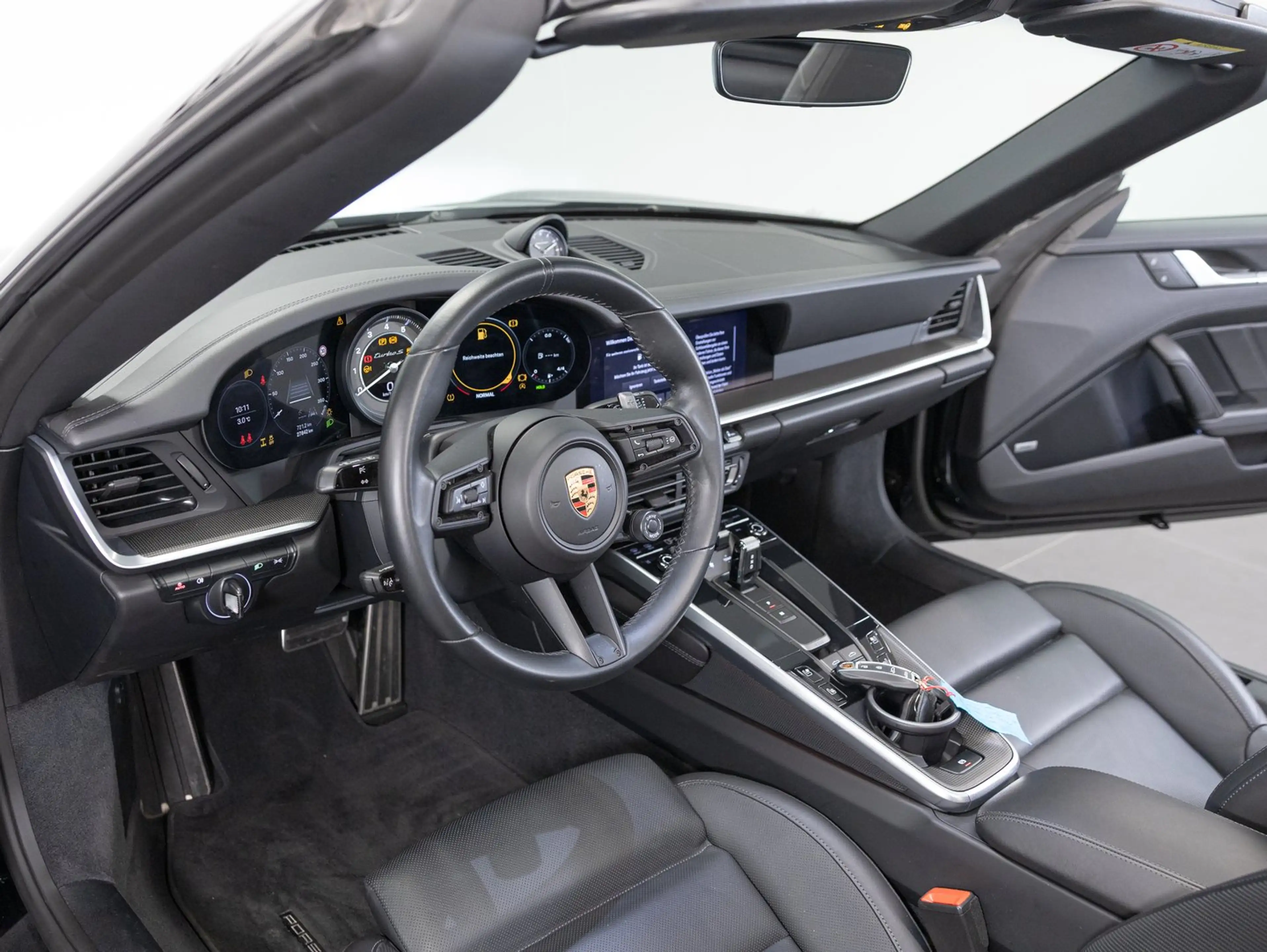 Porsche 911 Turbo S Cabriolet — photo 10