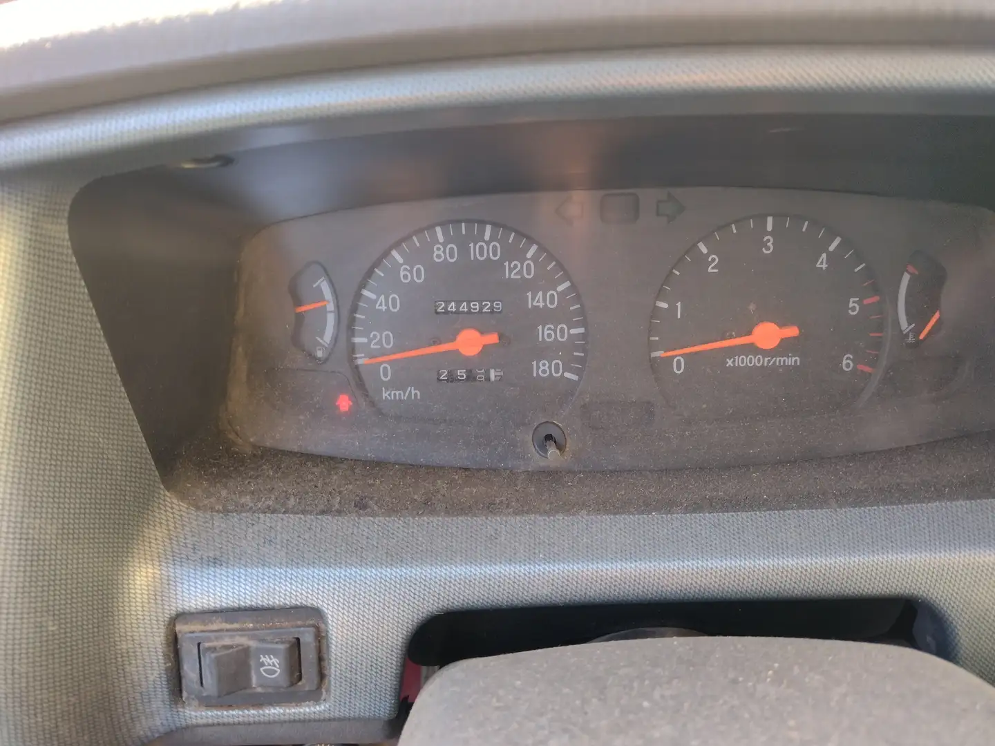 Mitsubishi L200 L200 d.cab 2.5 tdi GLS 4wd Negro - 2