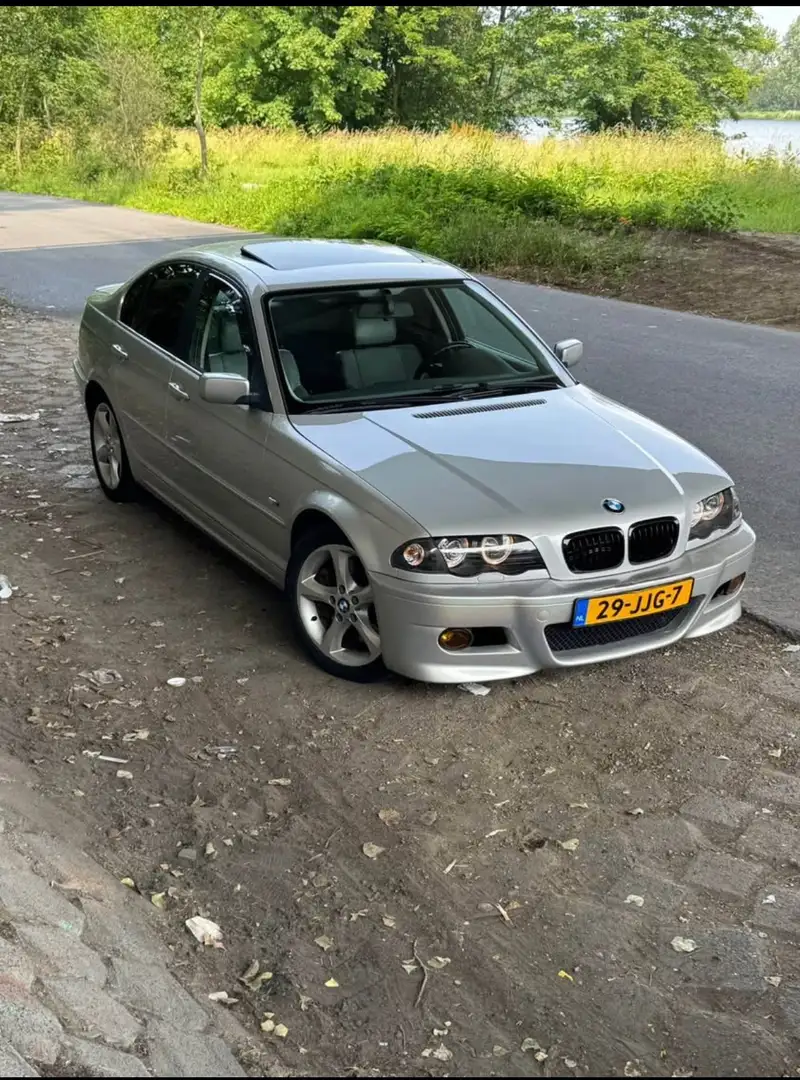 BMW 330 323i Executive Grijs - 1