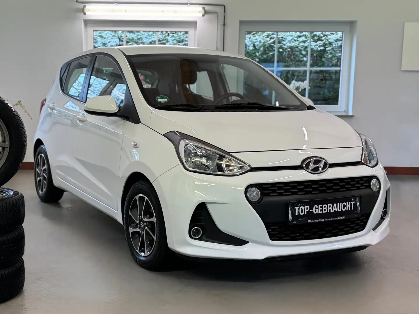 Hyundai i10 YES! 8-fach bereift | LHZ | SHZ Blanc - 2