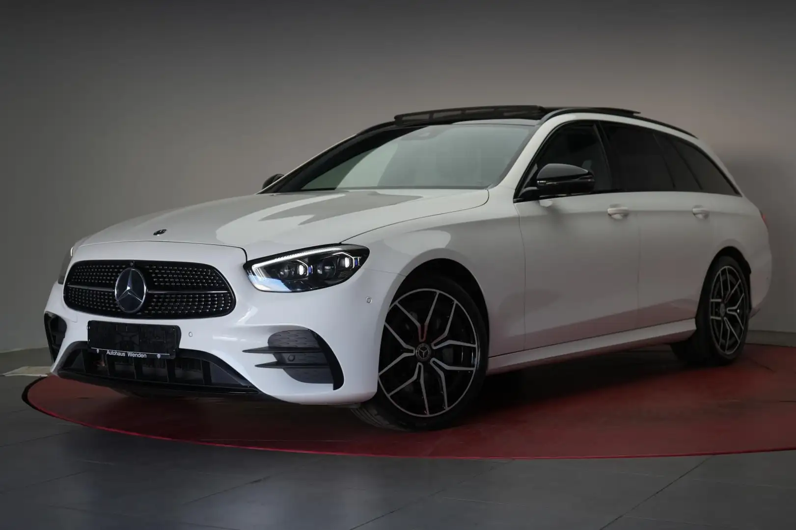 Mercedes-Benz E 220 d 4Matic T 9G-Tronic AMG Navi/Temp/Kamera/ White - 2