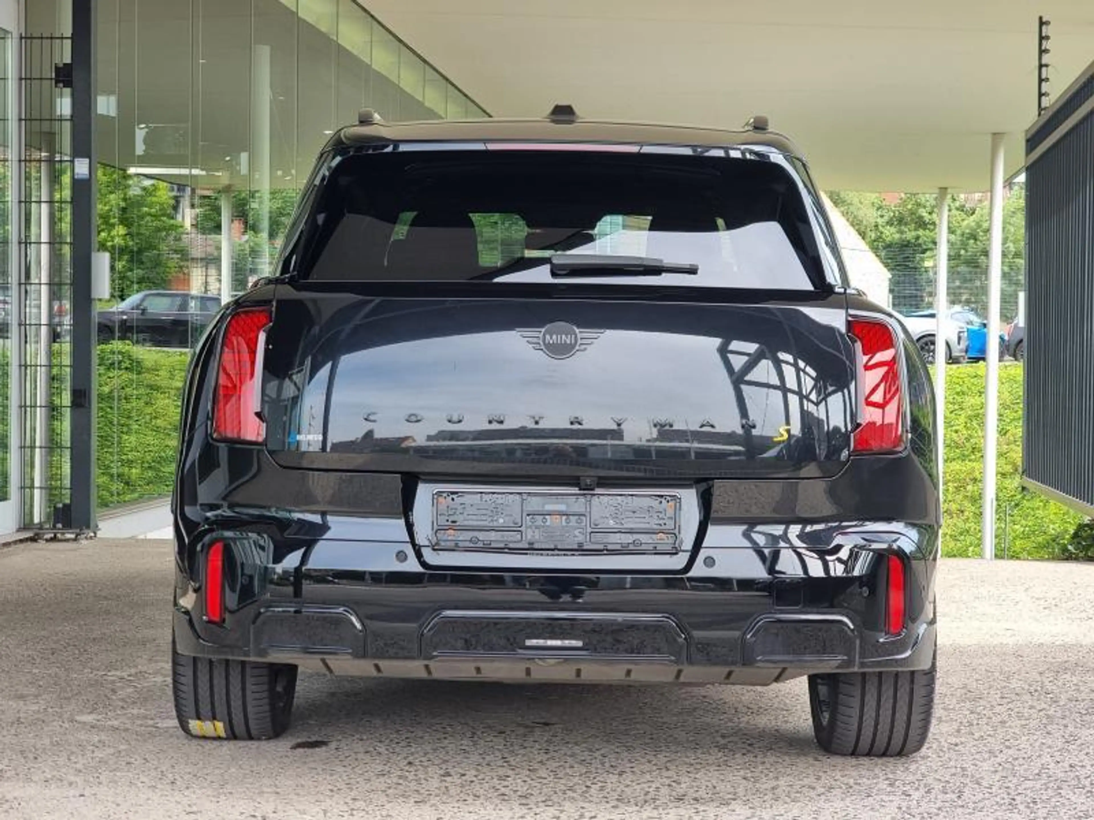 MINI Cooper SE Countryman Trim JCW Pack XL — photo 4