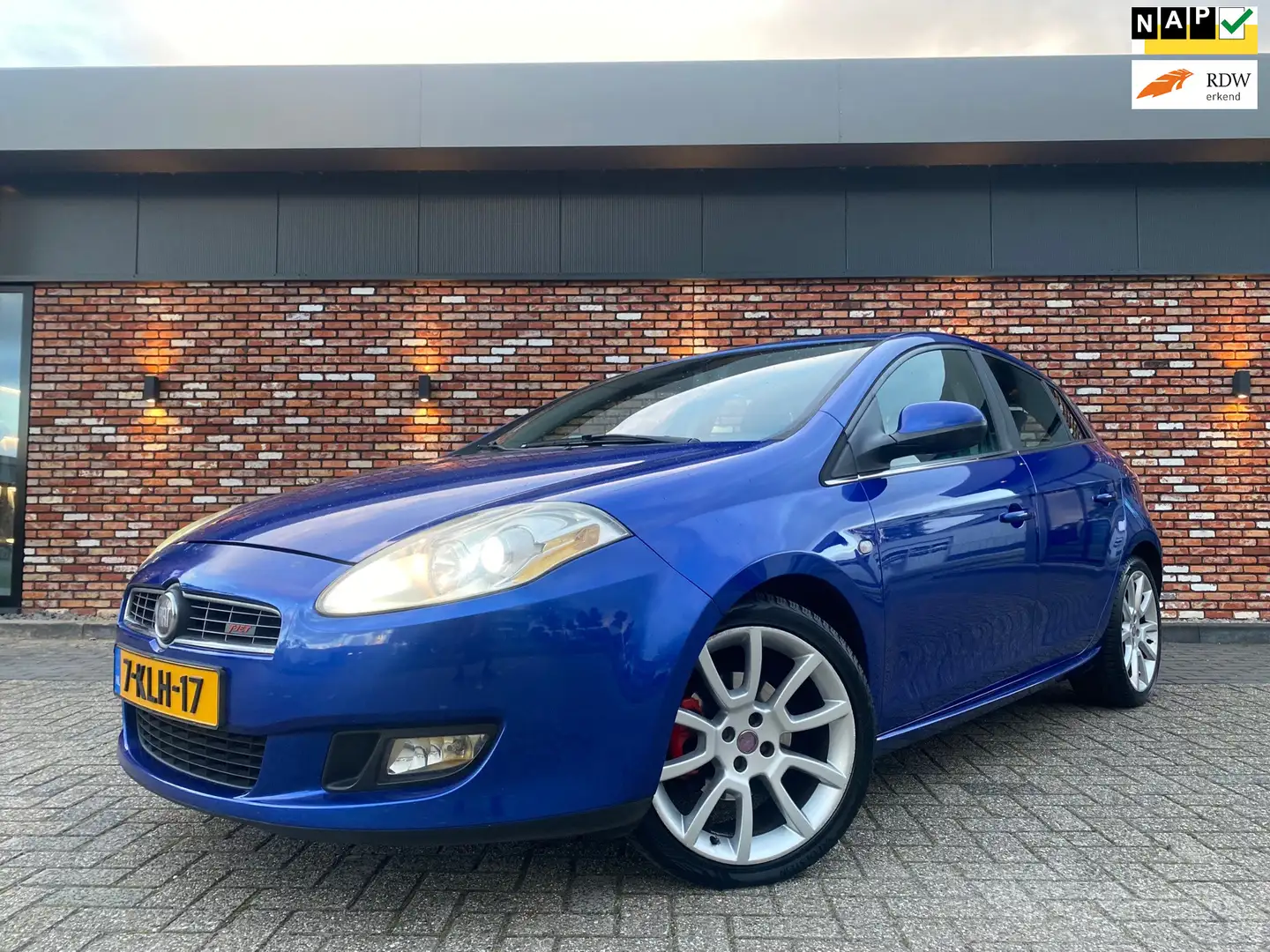 Fiat Bravo 1.4 T-Jet Sport Xenon 18inch Nw Apk Blauw - 1