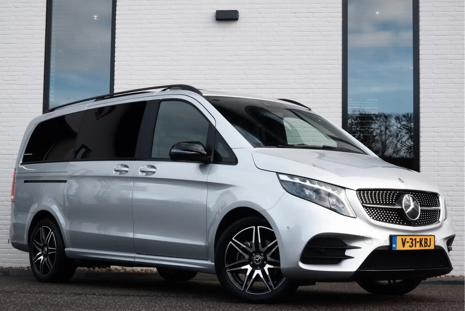 Mercedes-Benz V 250 250d / BPM VRIJ / Lang / AMG / DC / Panorama / 2x Zilver - 1