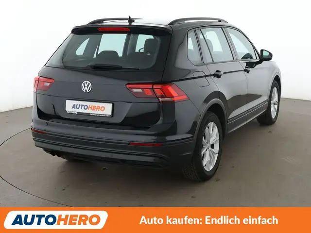 Volkswagen Tiguan view 6