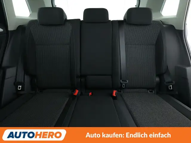 Volkswagen Tiguan view 15