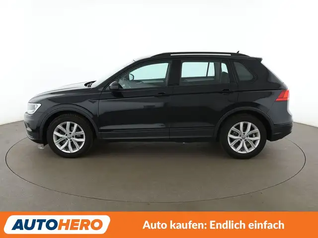 Volkswagen Tiguan view 3