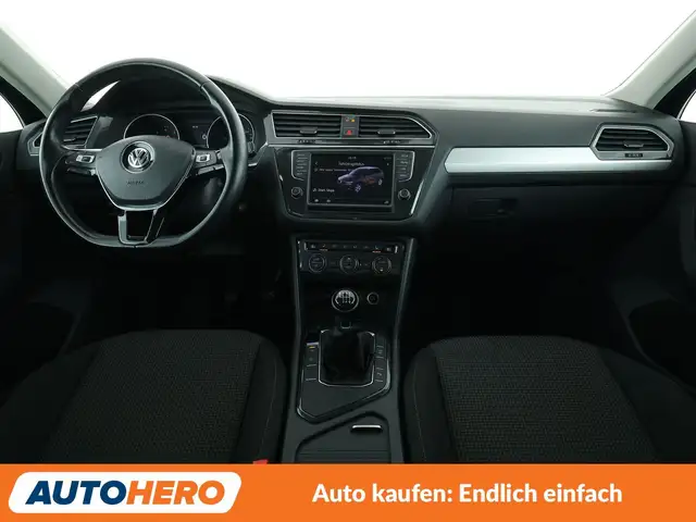 Volkswagen Tiguan view 12