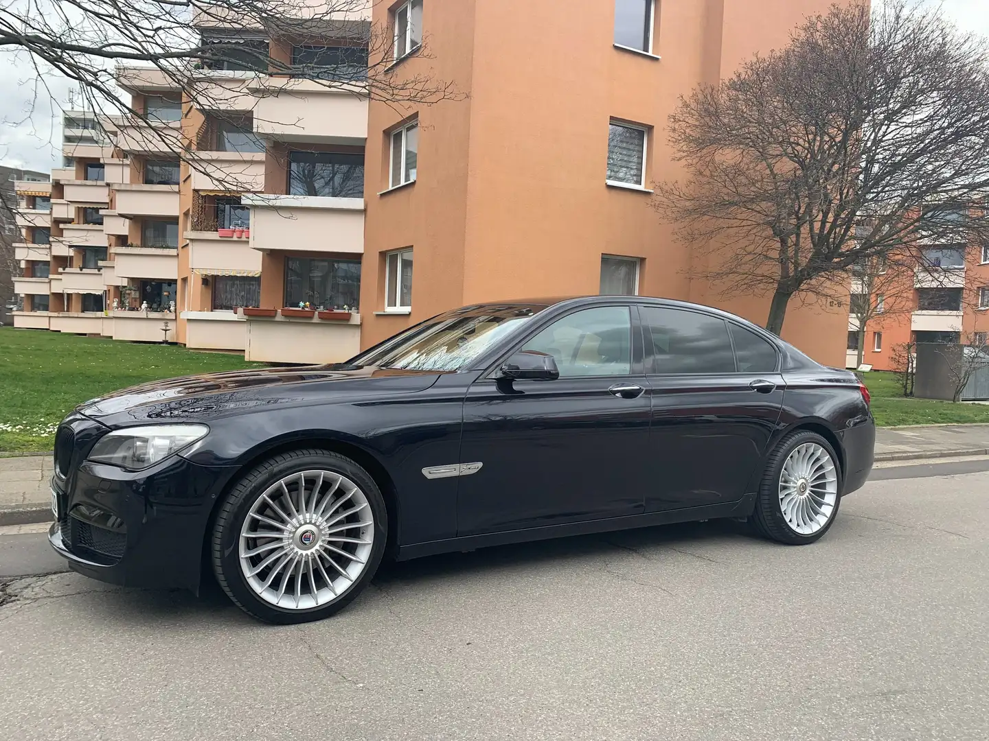 BMW 740 740d M Noir - 1