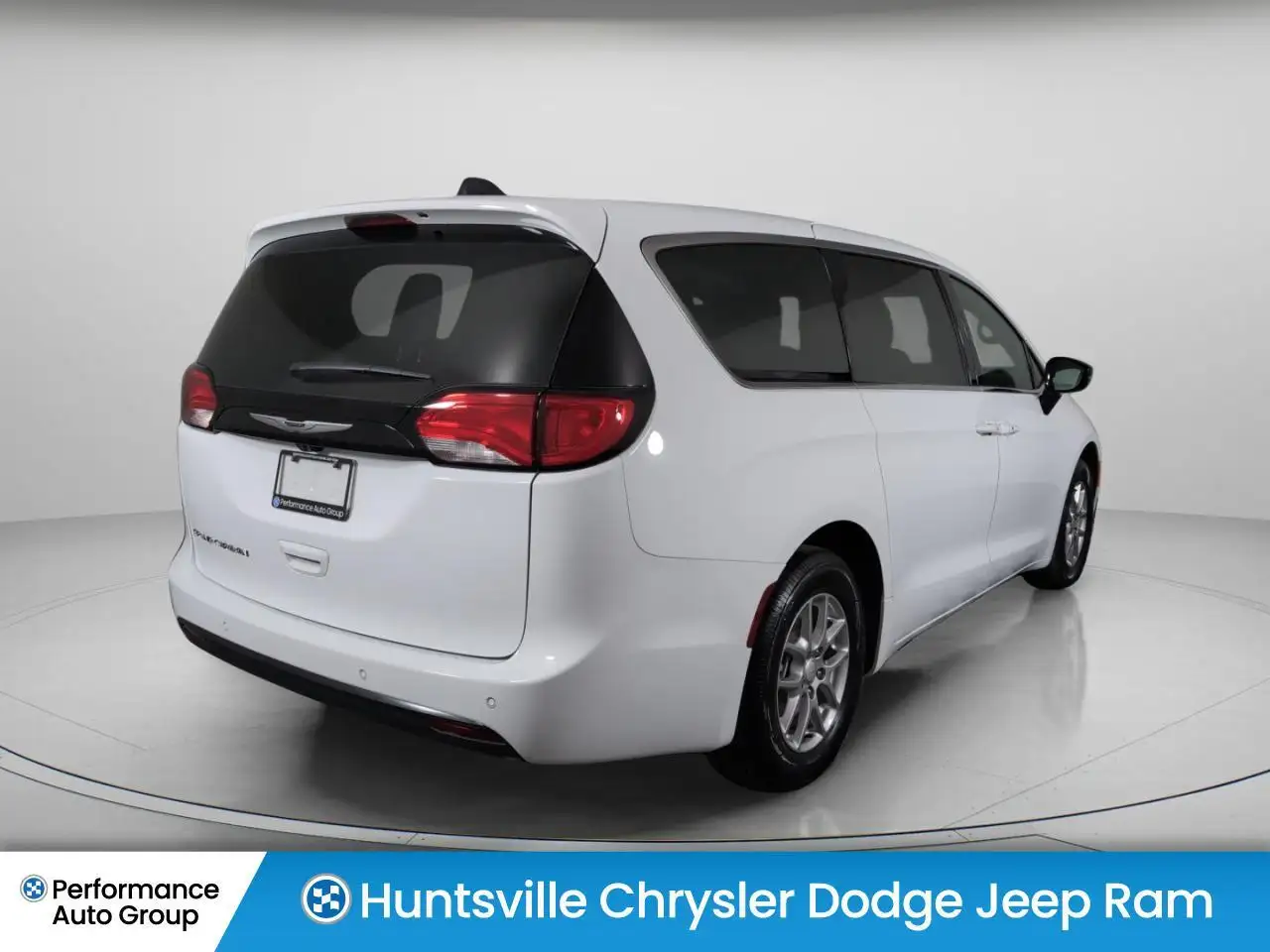 Chrysler Grand Caravan снимка Chrysler Grand Caravan