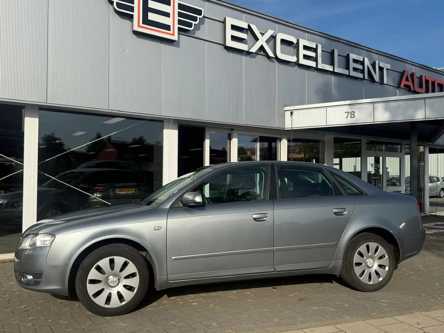 Audi A4 Limousine 2.0 Climaat Control Grijs - 2