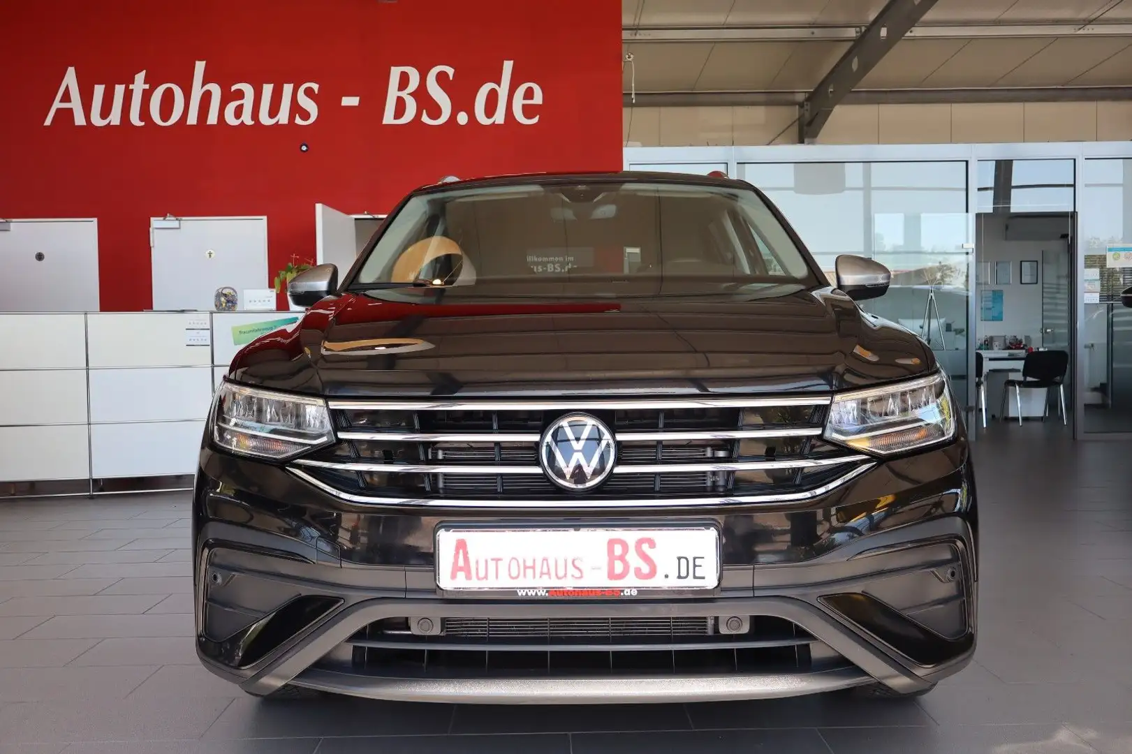 Volkswagen Tiguan Allspace 2.0TDI,KameraNaviLED,AHK,7-SITZE Schwarz - 2