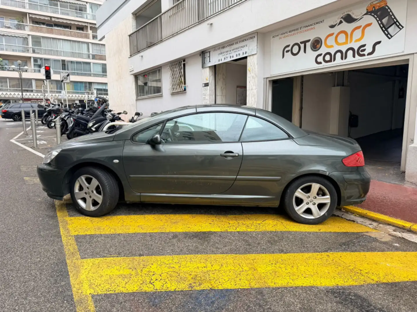 Peugeot 307 1.6 16V PREMIUM Grau - 2