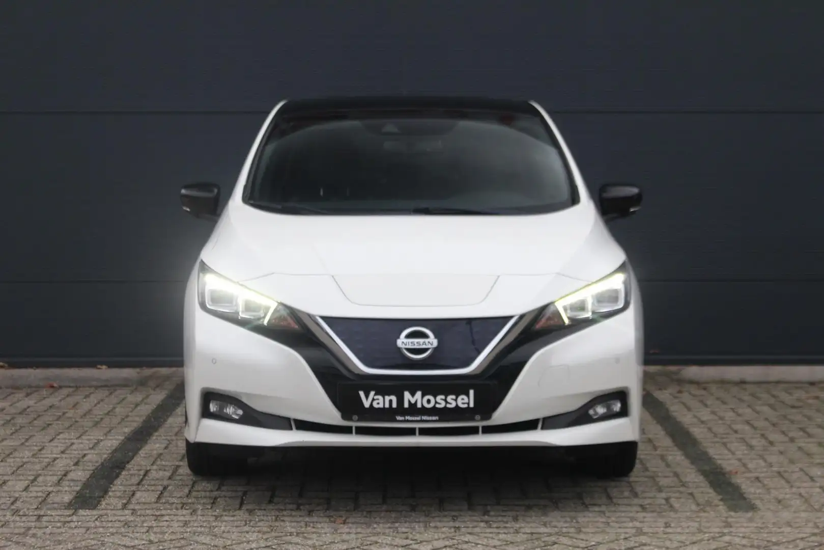 Nissan Leaf Tekna 40 kWh 150Pk | Bose Geluidsysteem | Navigati White - 2