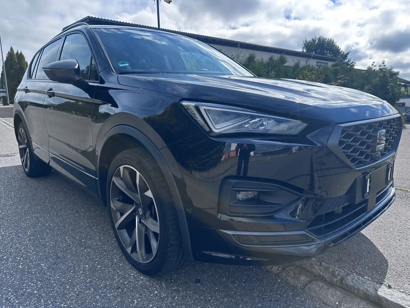 SEAT Tarraco FR 4Drive NAVI/PANO/ACC/1.Hd Schwarz - 1