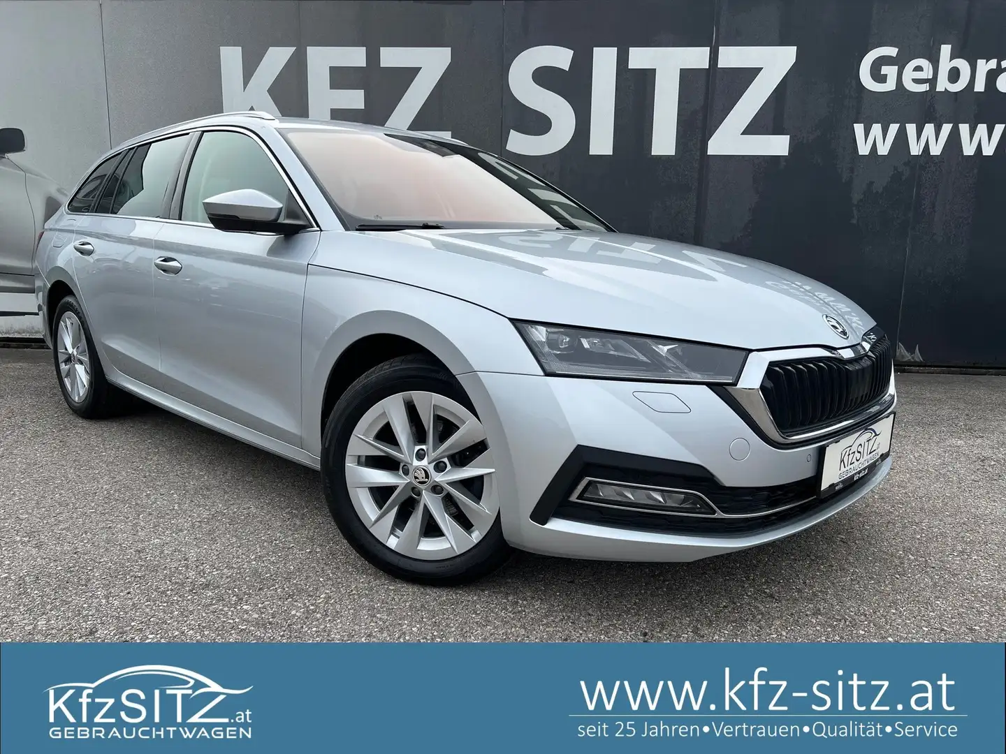 Skoda Octavia Combi 2,0 TDI Style DSG Silber - 1