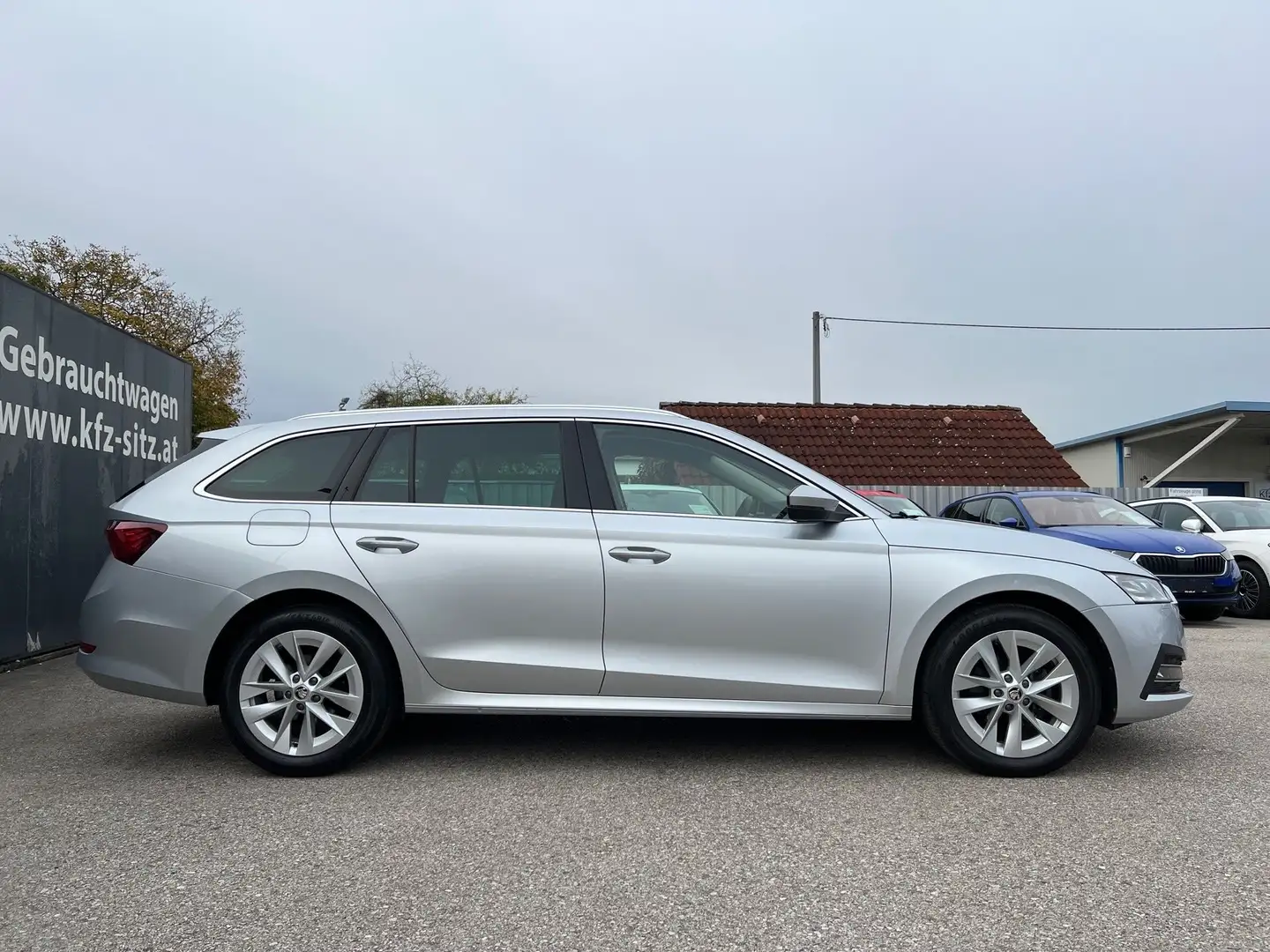 Skoda Octavia Combi 2,0 TDI Style DSG Silber - 2