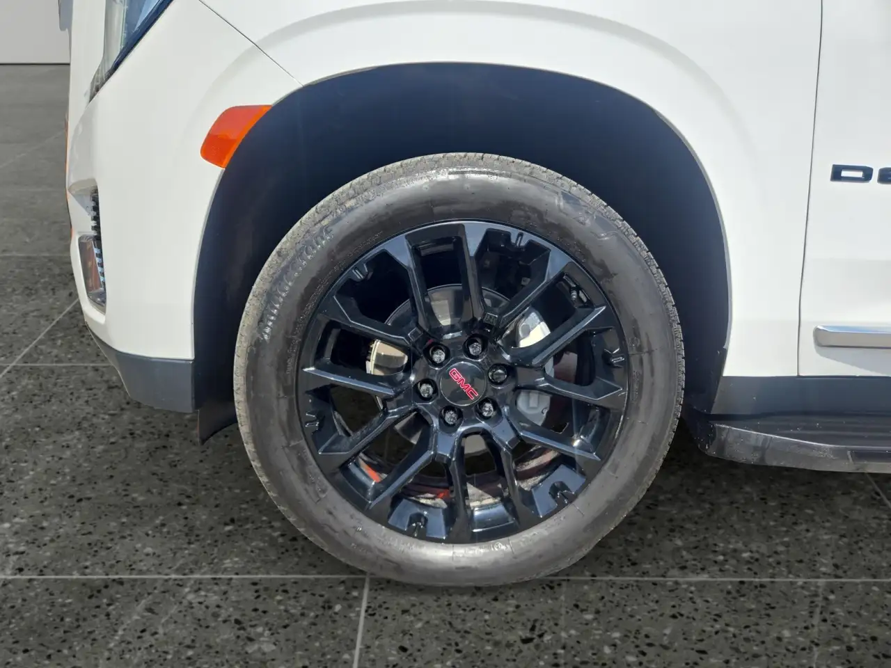 GMC Yukon снимка GMC Yukon