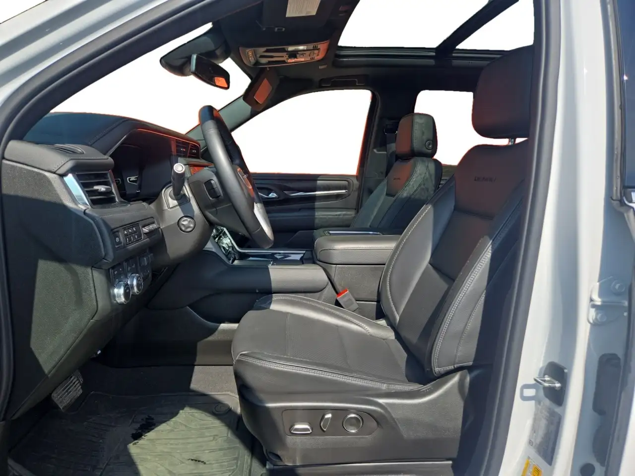 GMC Yukon снимка GMC Yukon