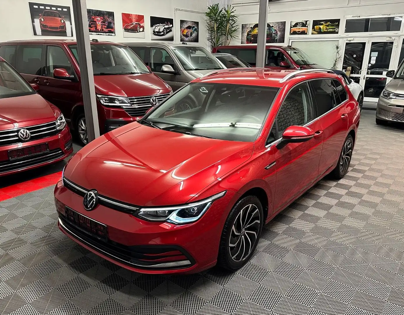 Volkswagen Golf 1.5 TGI DSG Style Variant CNG, LED, Head Up Red - 1