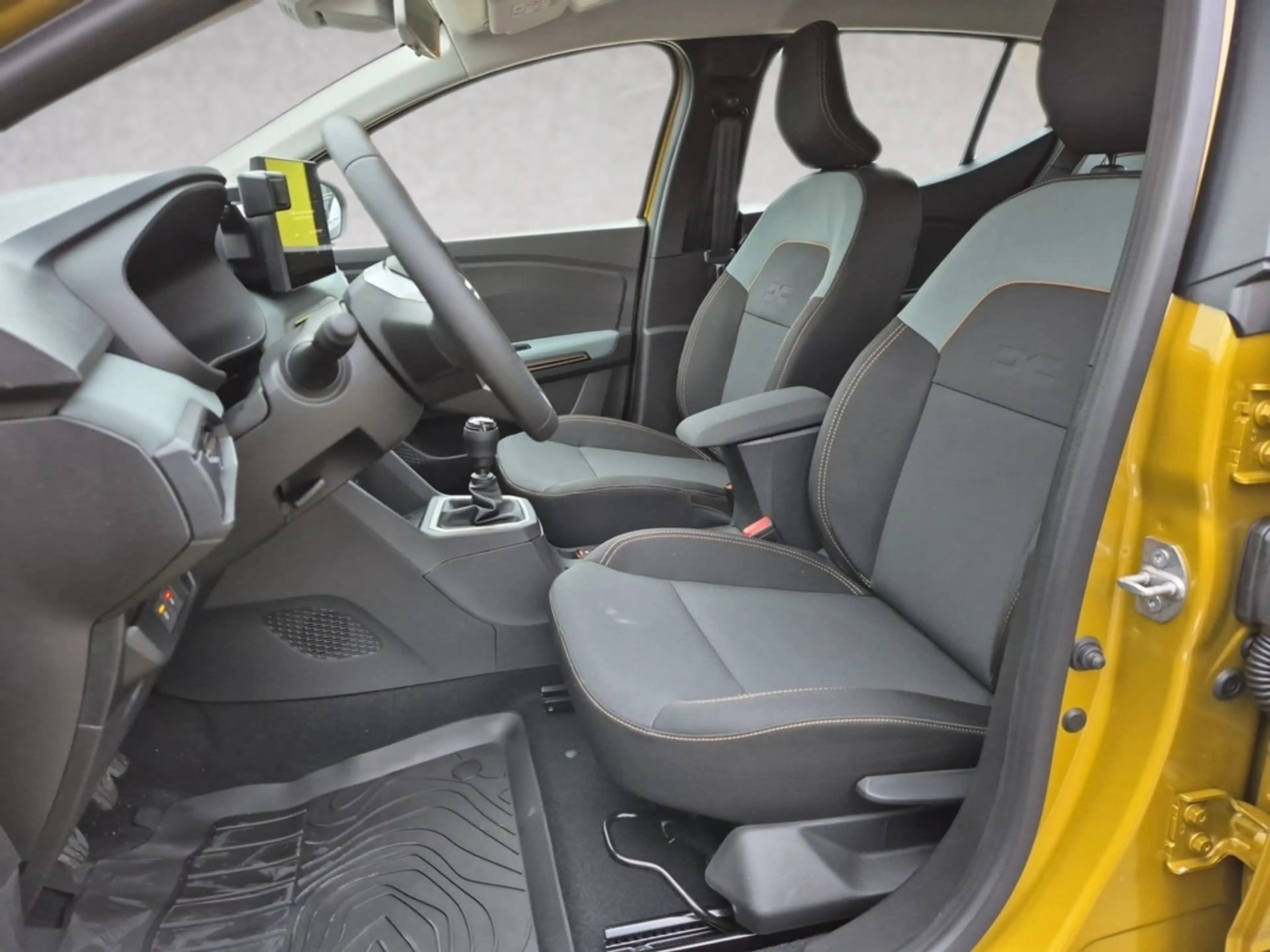 Dacia Sandero Stepway Extreme TCe 110 — photo 8