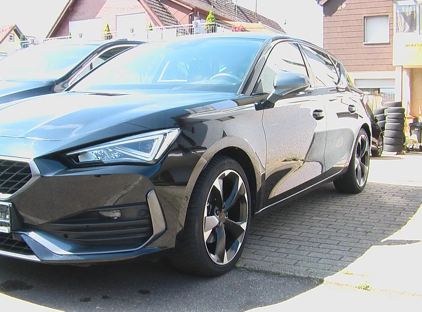 CUPRA Leon 1.5eTSI DSG ACC*NAVI*18Z*LED*Kessy*DIGITAL+ Schwarz - 1