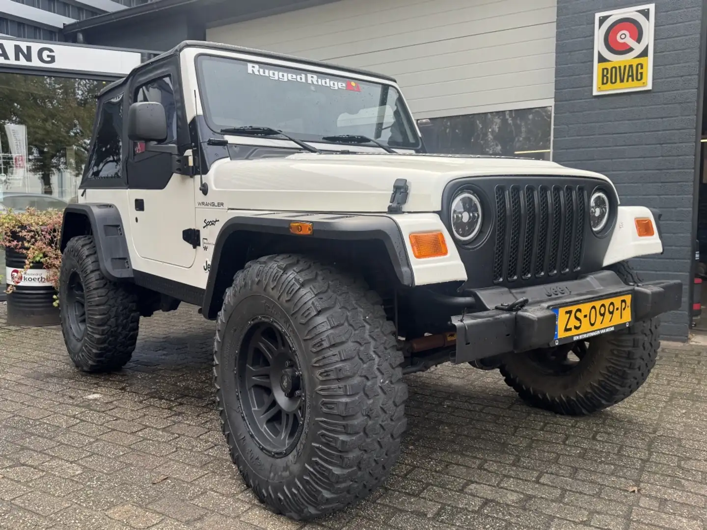 Jeep Wrangler 4.0i special Blanc - 1