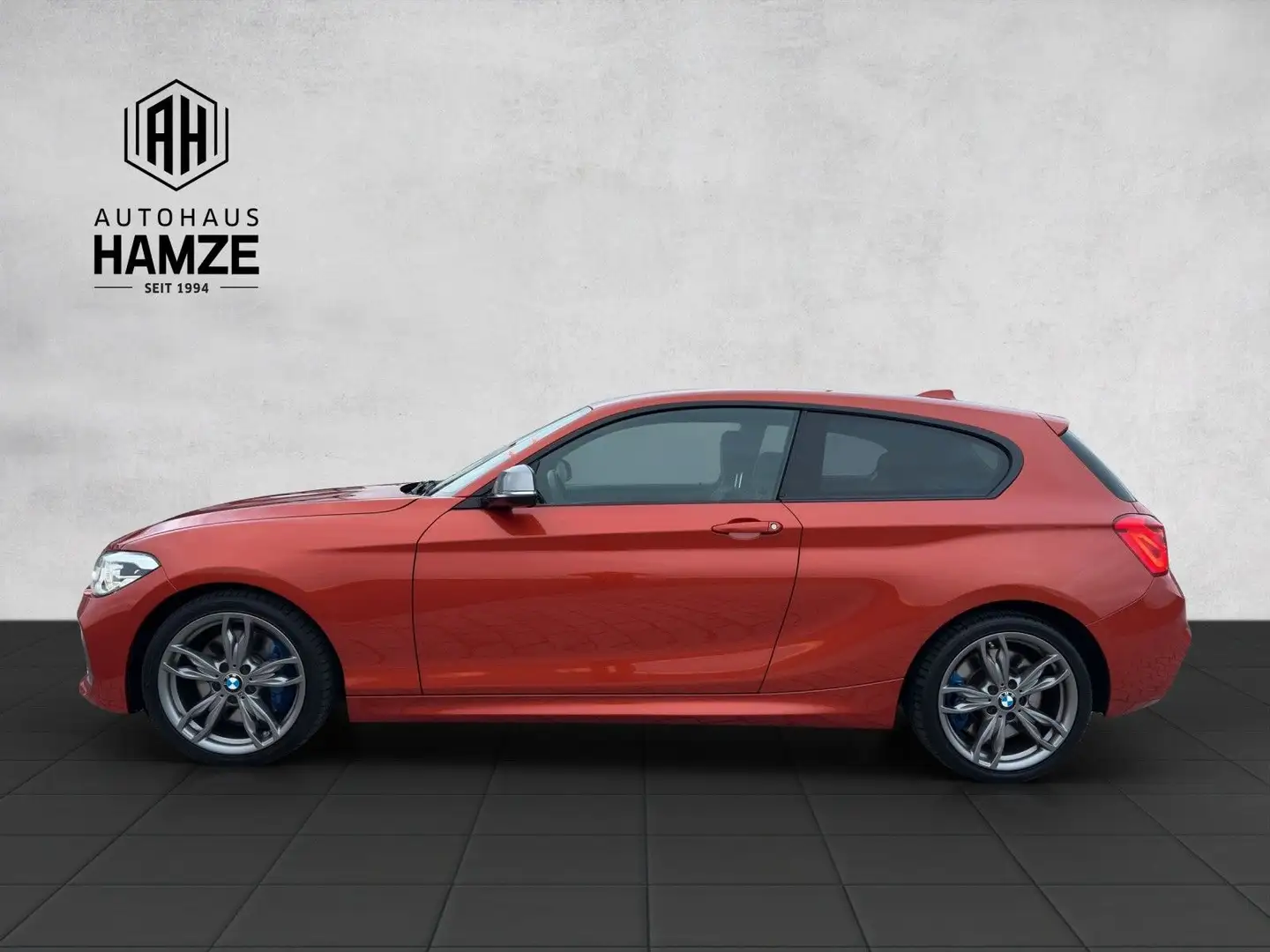 BMW 135 i 1er Limousine|M-Performance ESD|Automatik Orange - 2