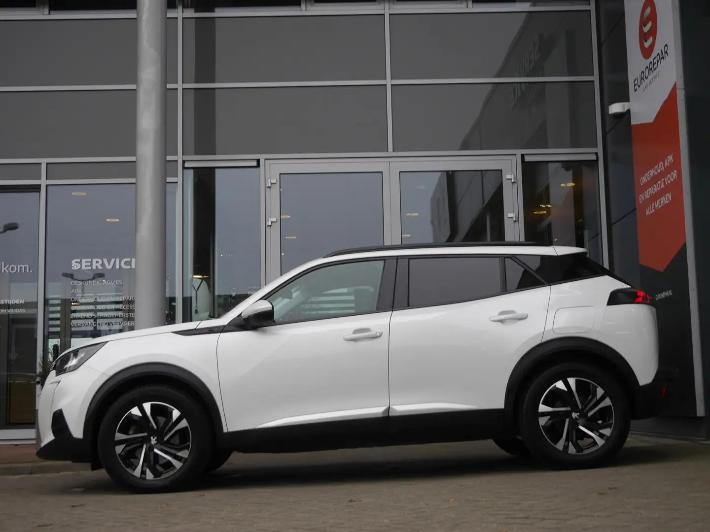 Peugeot e-2008 EV Allure 50 kWh | Adaptive cruise control | Navig Blanc - 2